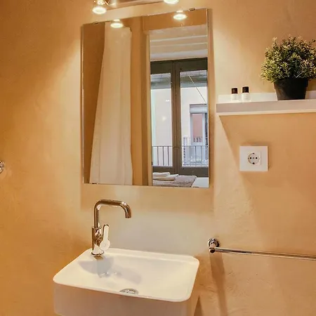 Flateli Ballesteries Apartment *