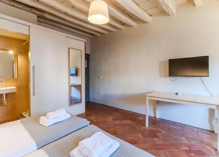 Flateli Ballesteries Χιρόνα