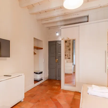 Flateli Ballesteries Apartament Girona