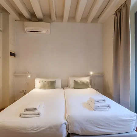 Flateli Ballesteries Apartment Gerona