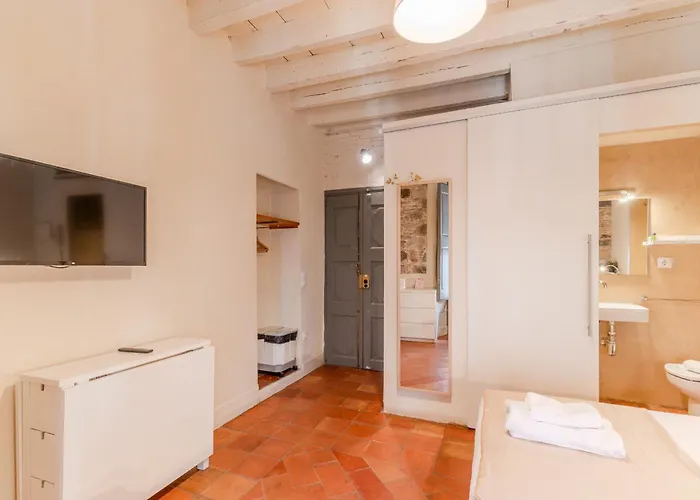 Flateli Ballesteries Апартаменти Жерона